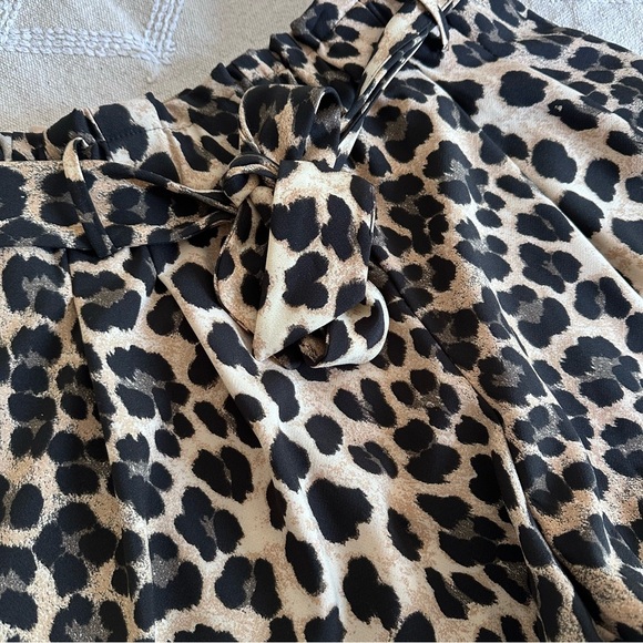 Zara Leopard Print High Waisted Shorts Small - Picture 5 of 7
